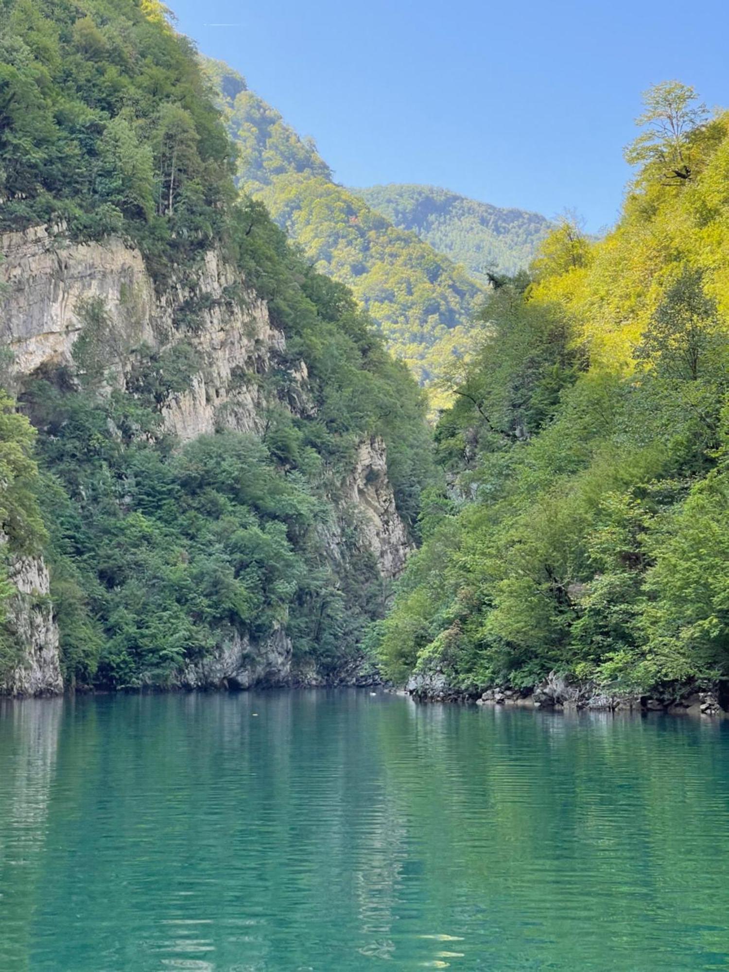 Guri I Lekes Guesthouse Shkoder Bagian luar foto