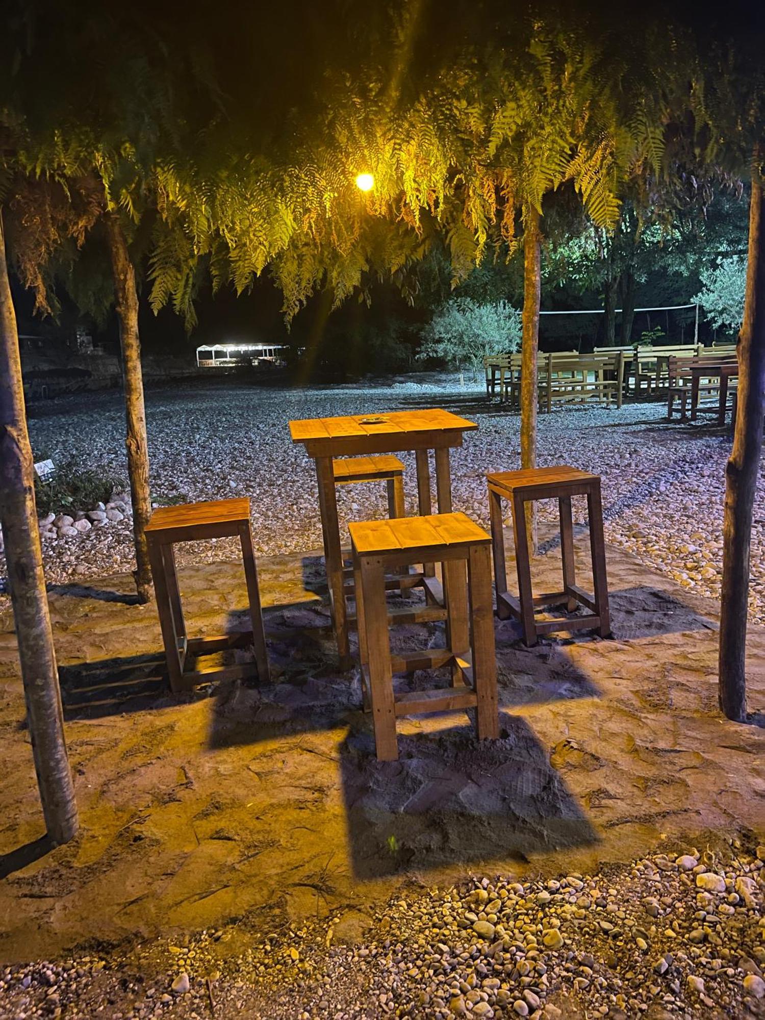 Guri I Lekes Guesthouse Moll' e Shoshit Bagian luar foto