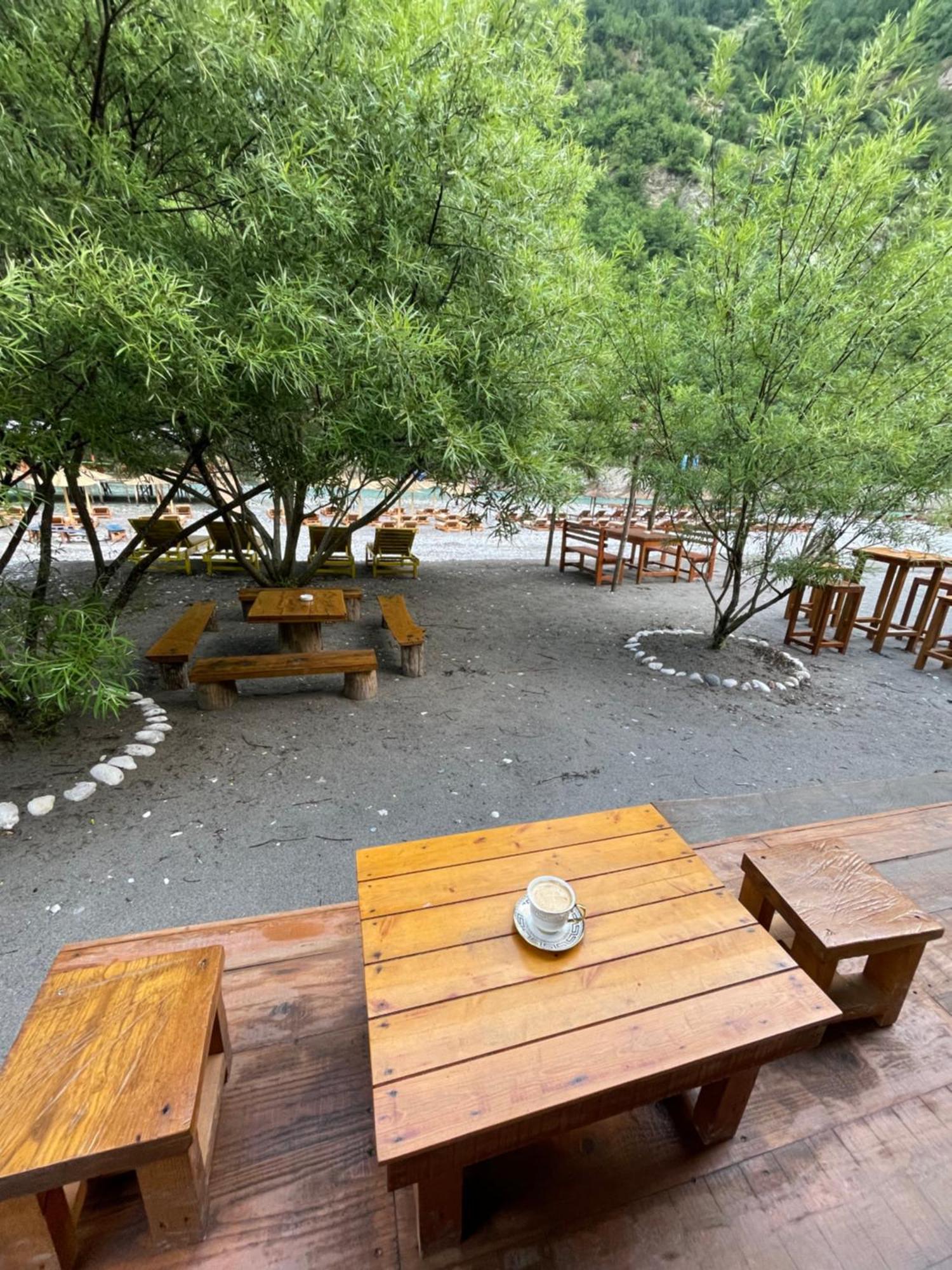 Guri I Lekes Guesthouse Moll' e Shoshit Bagian luar foto