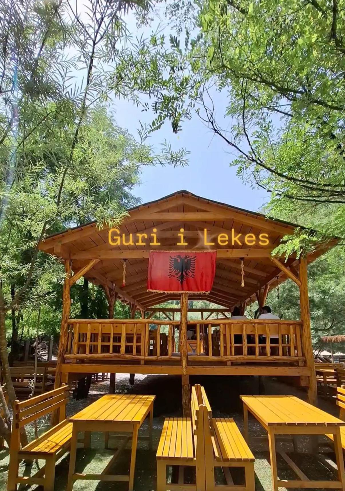 Guri I Lekes Guesthouse Moll' e Shoshit Bagian luar foto