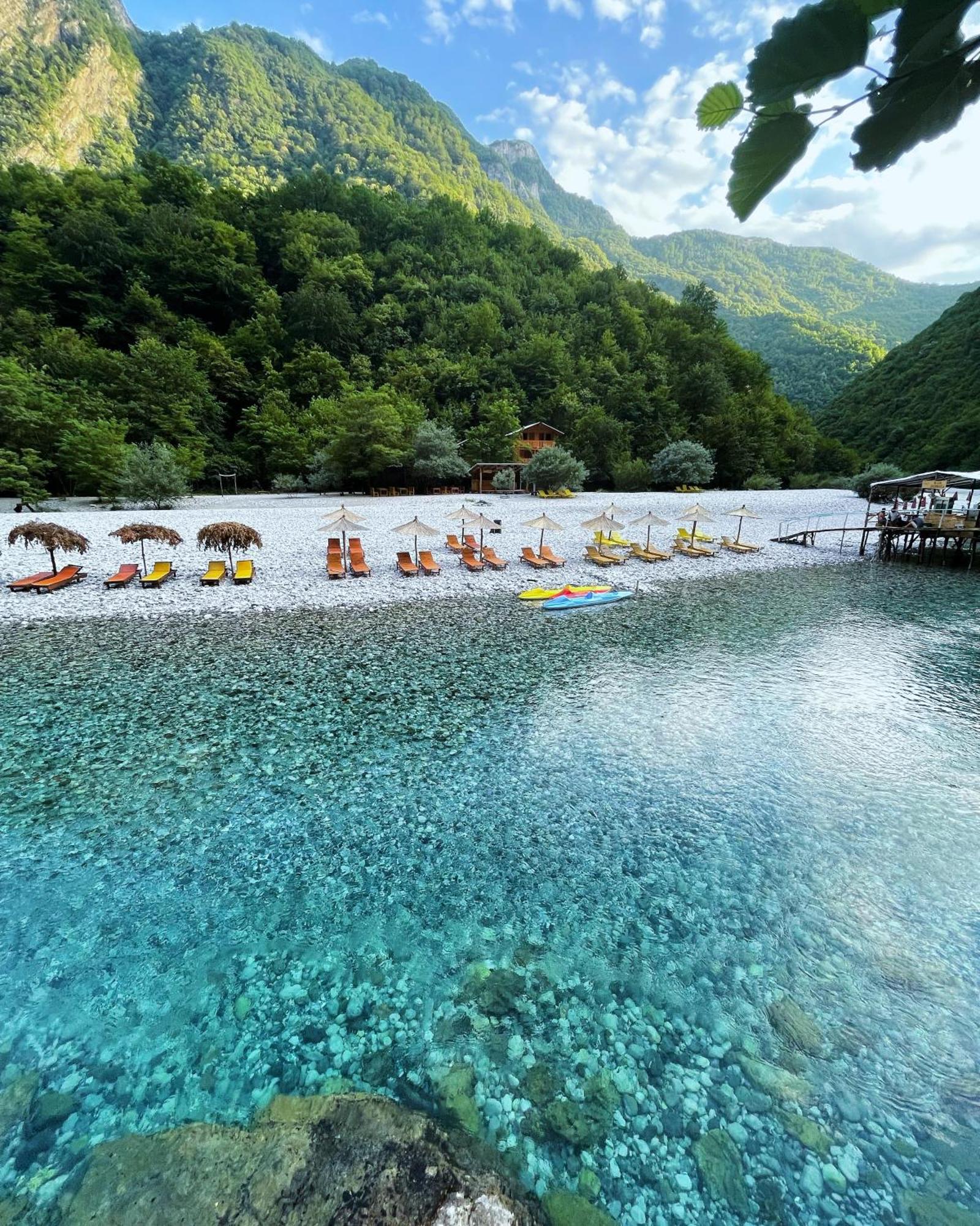 Guri I Lekes Guesthouse Moll' e Shoshit Bagian luar foto