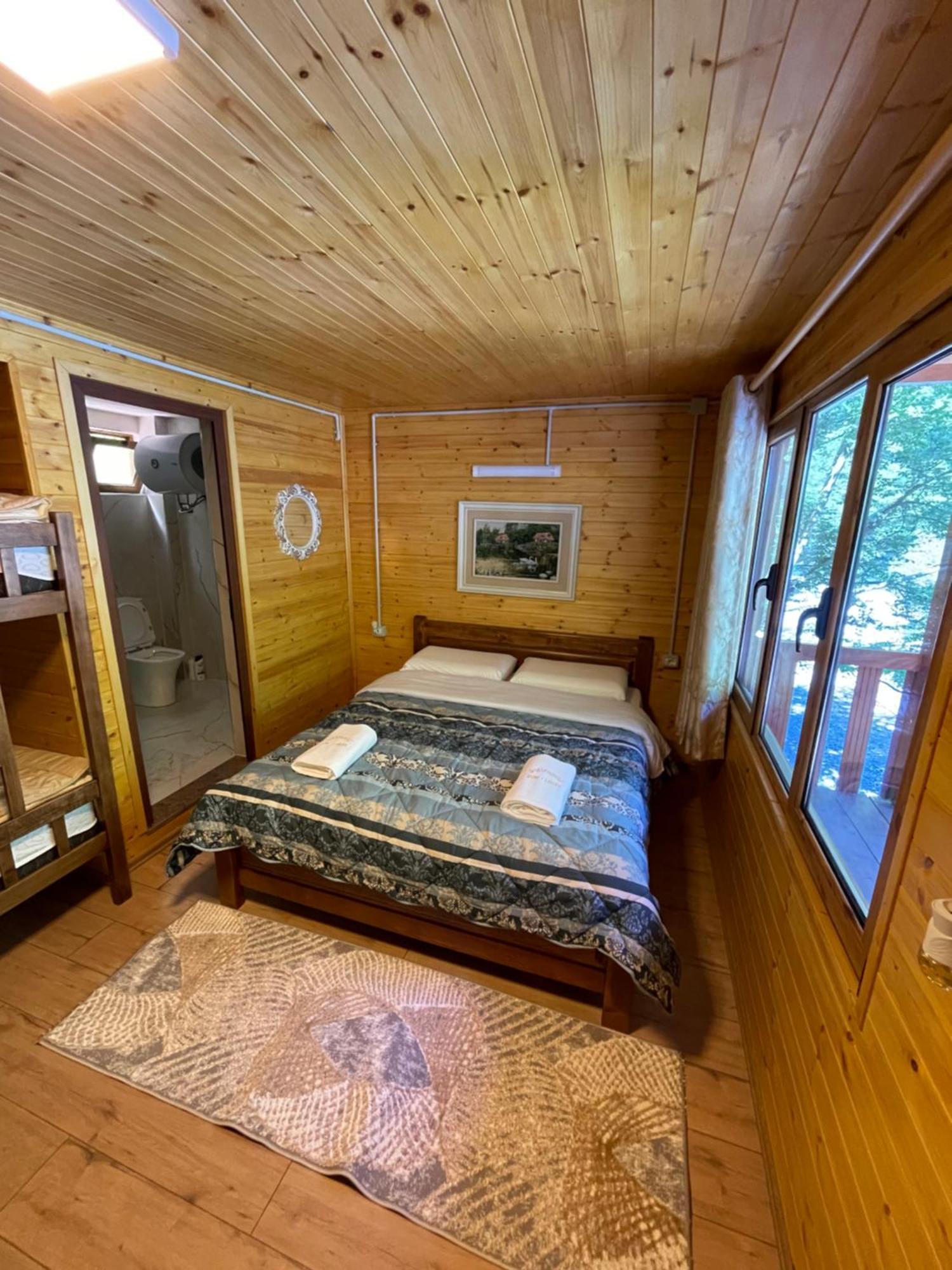 Guri I Lekes Guesthouse Moll' e Shoshit Bagian luar foto